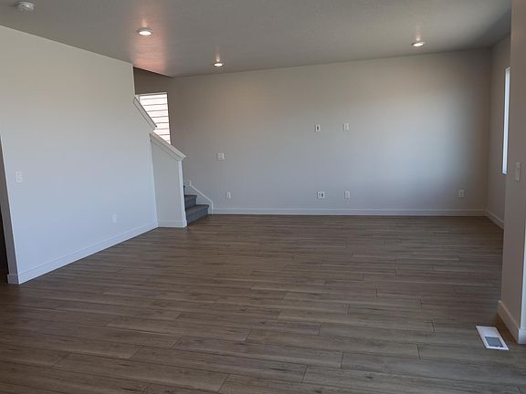 5th image of 316 W Snowberry Dr