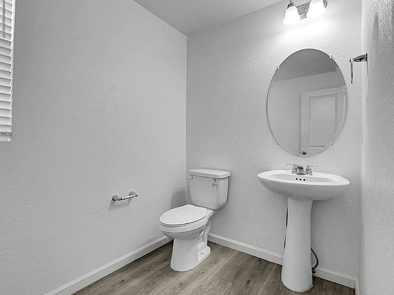 5th image of 27897 E 7th Ave