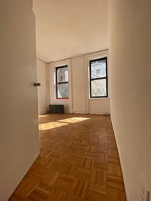 Rented by Shai Realty Management Inc | media 12