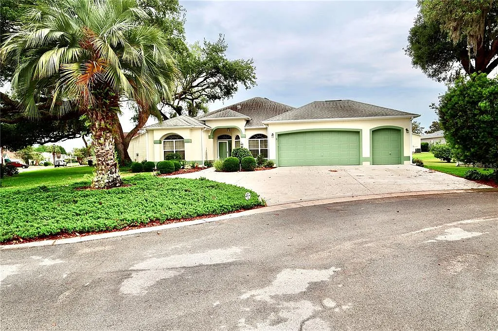 3 bed, 3.0 bath, 2312 sqft, $3,500 — Photo 2