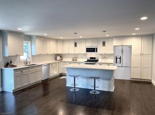 1136 Forest Dr, Clark, NJ 07066