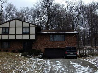 928 Sugar Run Rd, Eighty Four, PA 15330