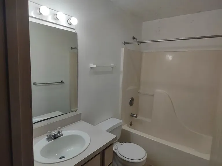 601 Sunset Ave NE #A — Photo 12