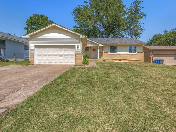 5753 E 24th Pl, Tulsa, OK 74114