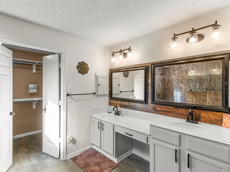 723 Avery Dr — Photo 16