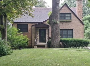 241 N Kenilworth Ave, Oak Park, IL 60302