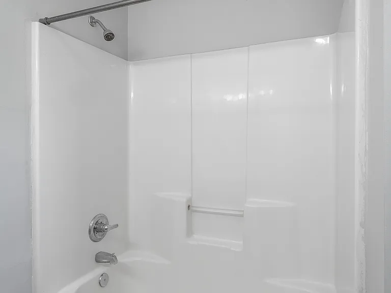1621 Oak St — Photo 7