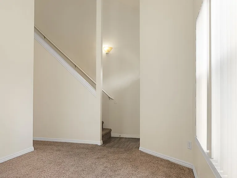 17 N Sugar St #103 — Photo 13