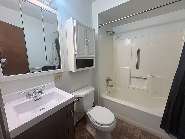 9240 Columbus Ave S — Photo 4