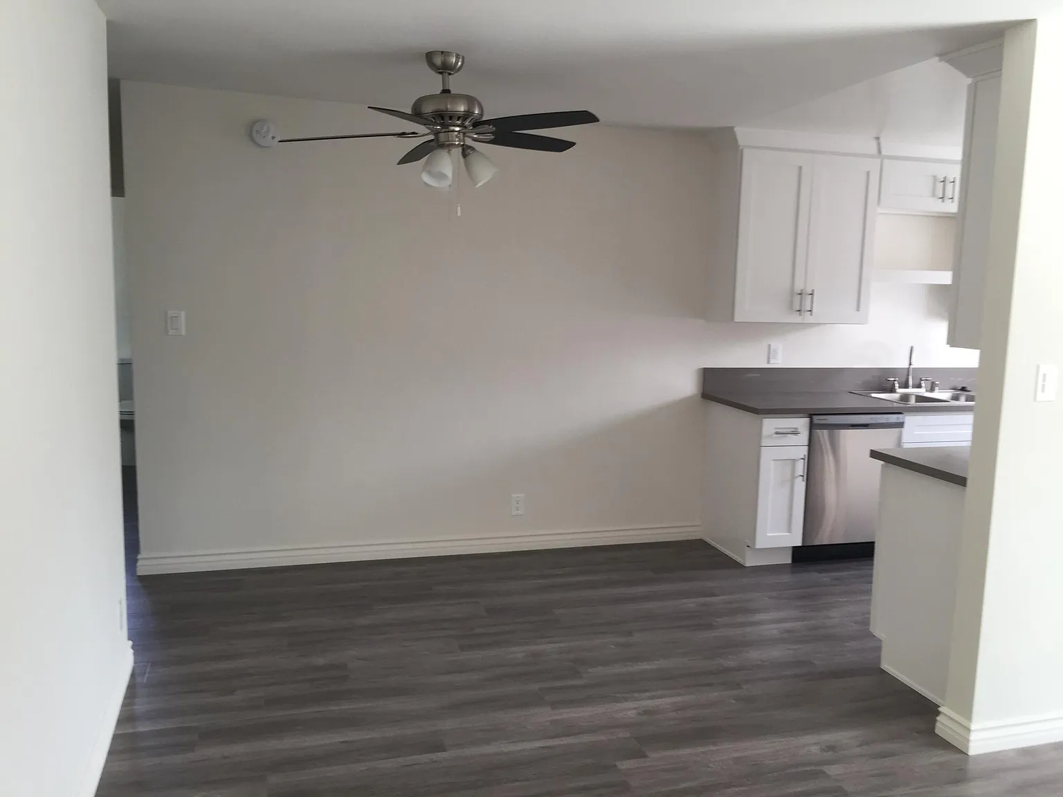 1 bed, 900 sqft, $2,300 — Photo 4
