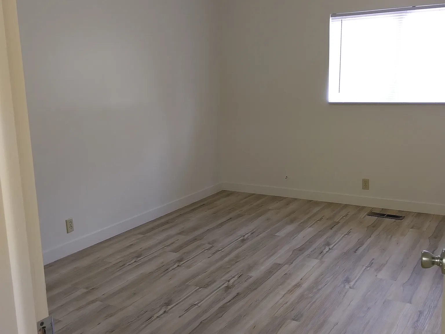 2 bed, 1016 sqft, $995 — Photo 2