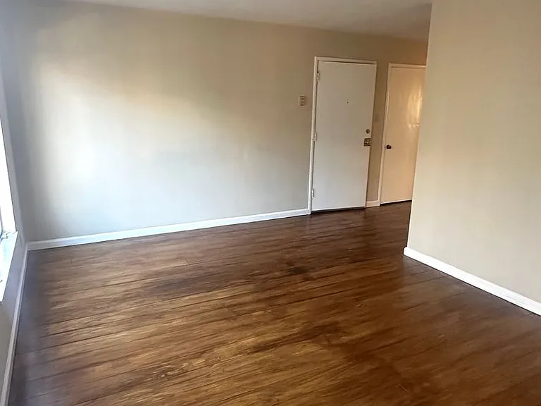 2201 Carroll St — Photo 6