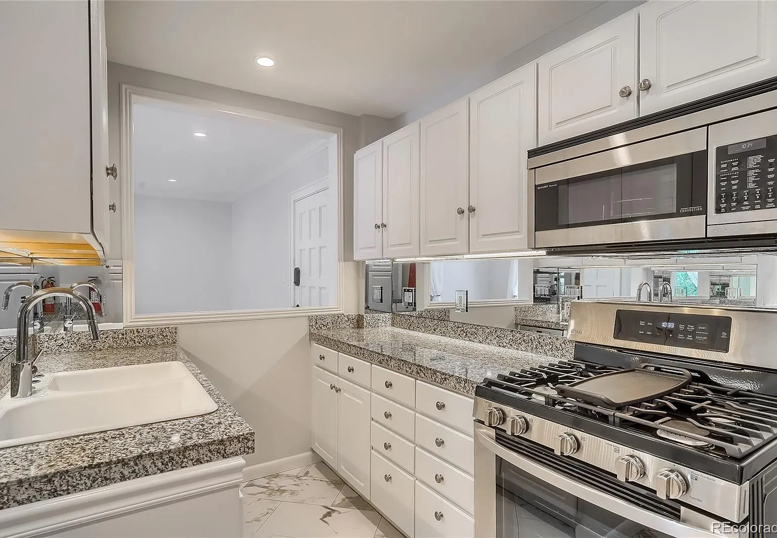 1 bed, 1.0 bath, 548 sqft, $1,845 — Photo 2