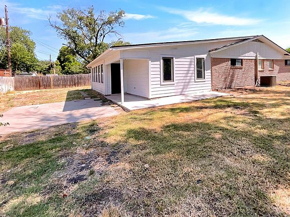 5th image of 2811 Clearbrook Dr