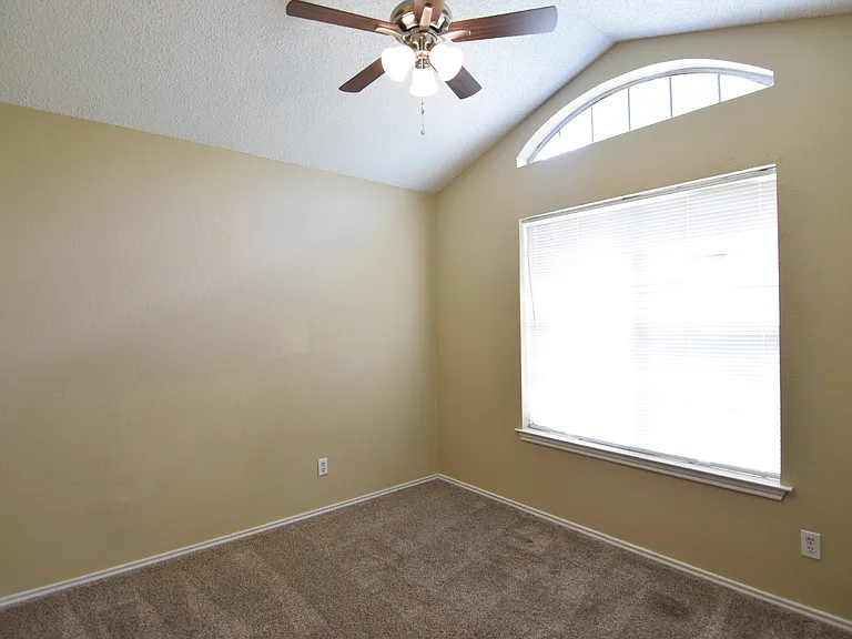 2502 Savage Dr — Photo 10