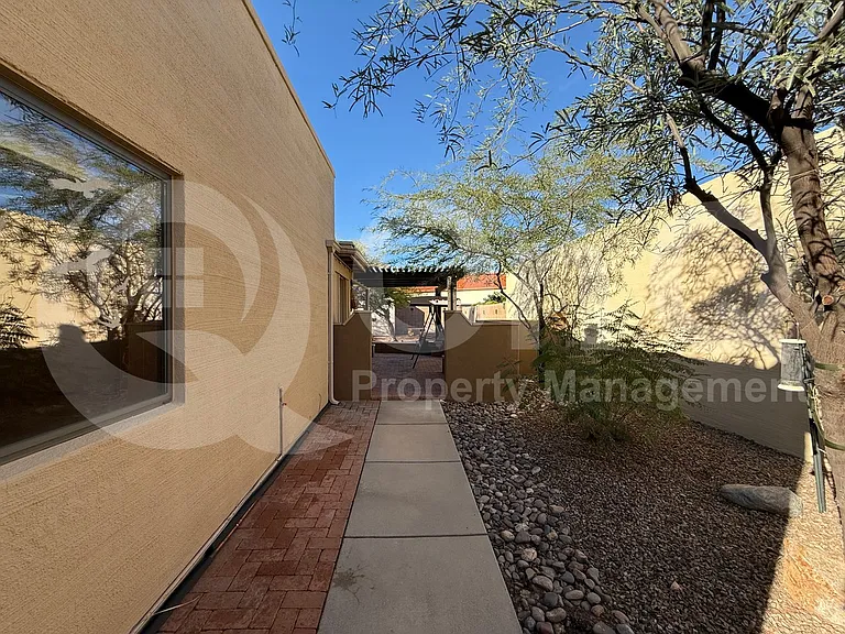 1817 N Evelyn Ave — Photo 10
