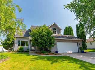 957 Red Tail Rdg, Oregon, WI 53575