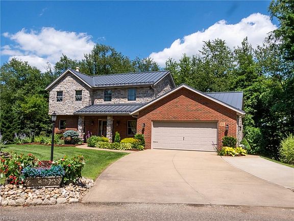 2nd image of 1225 Johnston Pl NE