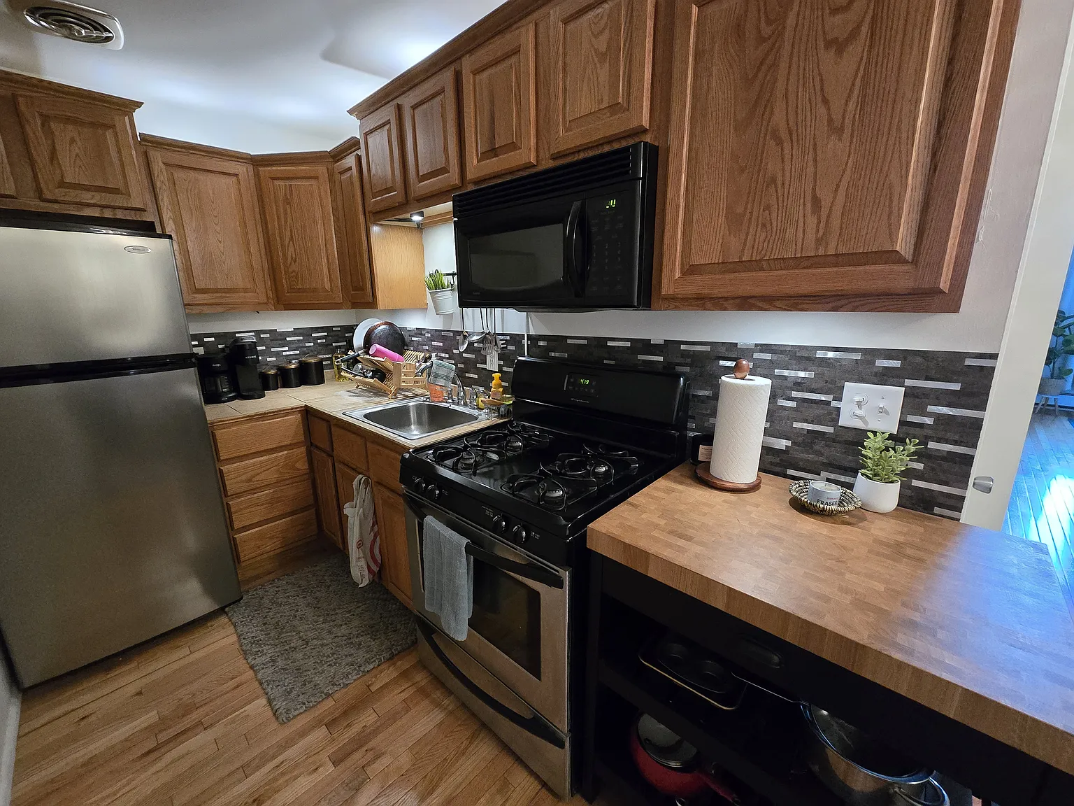 2025 E Greenwich Ave — Photo 4