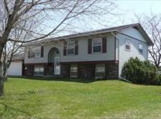 20 Sather Ct SW, Pine Island, MN 55963