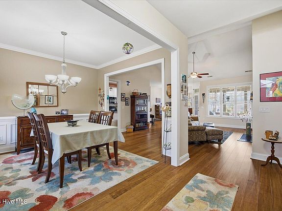 4th image of 1254 Mandevilla Drive SE