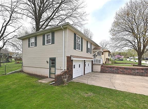 4th image of 109 Town Court Cir