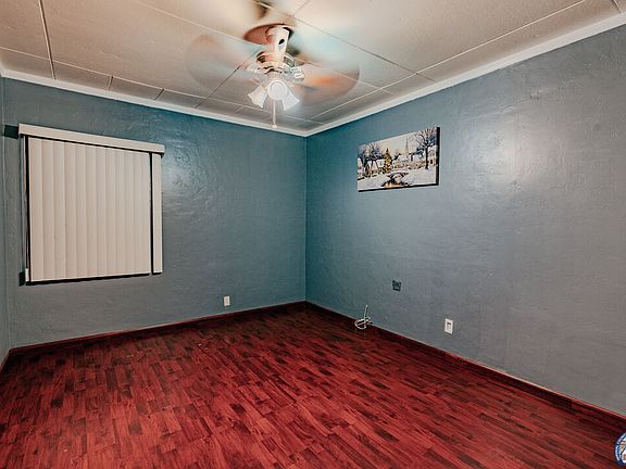 5th image of 1027 W Heil Ave