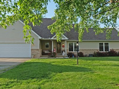 29 N Deer Lk, Villa Grove, IL, 61956