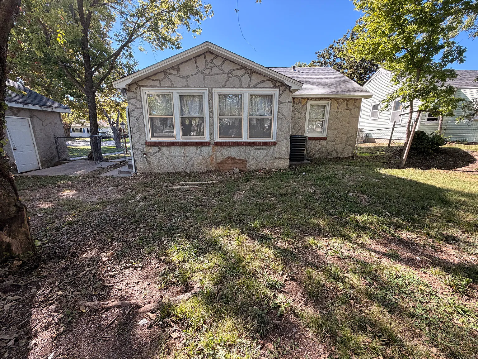 2 bed, 1150 sqft, $1,200 — Photo 1