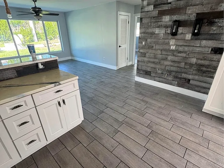 5778 SE Pine Ave — Photo 10