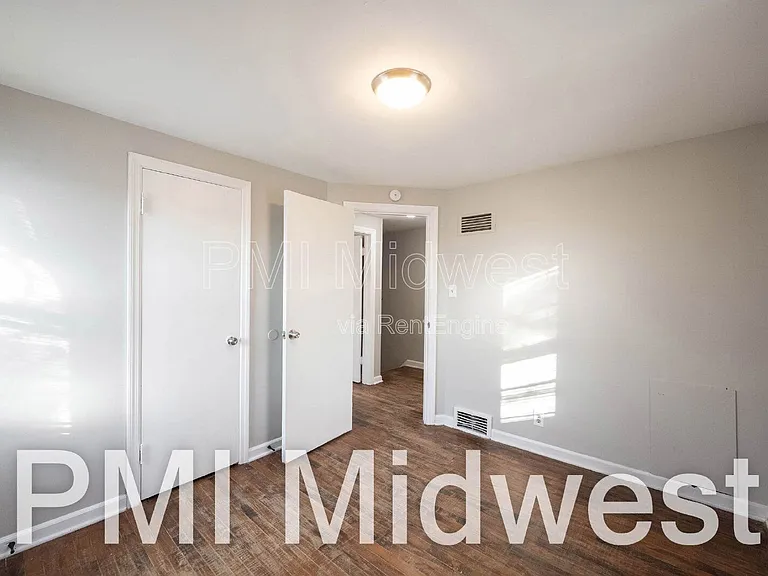 1319 N Alton Ave — Photo 11