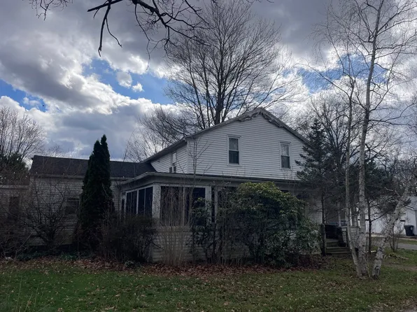 1240 S Maple St, Atwater, OH 44201