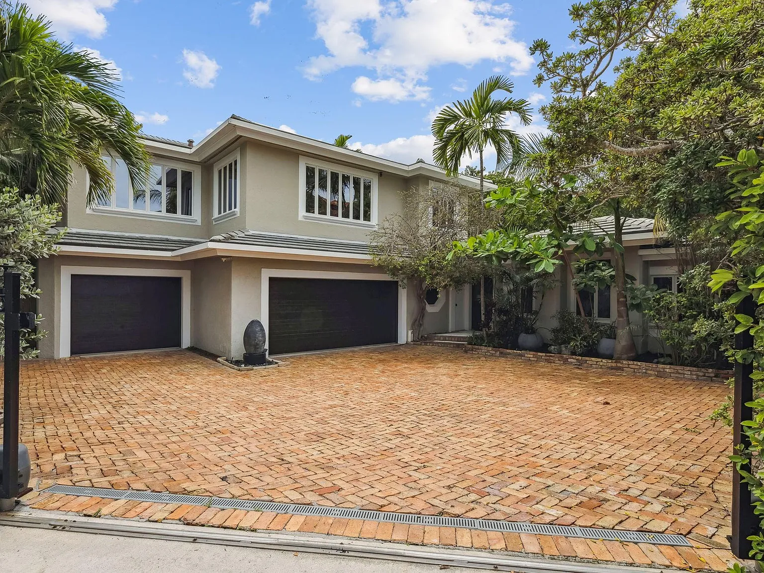 5 bed, 8.0 bath, 4806 sqft, $25,000 — Photo 4