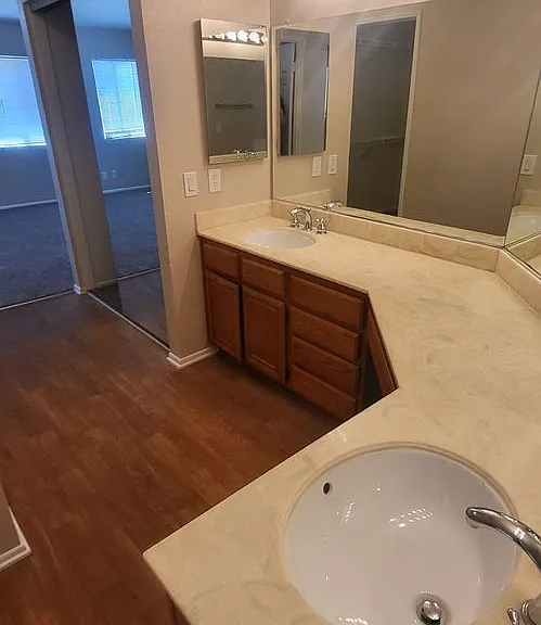 2057 Rosemary Ct — Photo 17