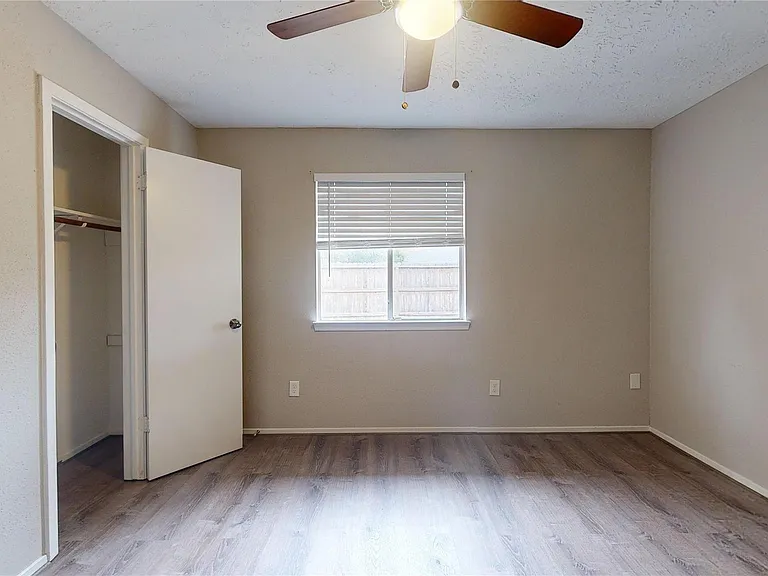 2331 Barrington Place Dr — Photo 34