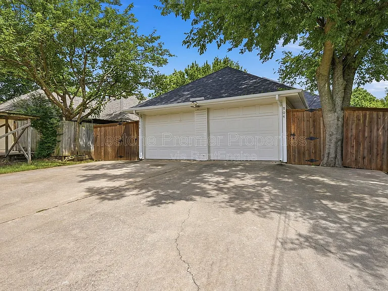 906 W Houston St #1 — Photo 24