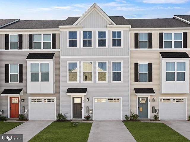 1st image of 30 Sand Hills Dr