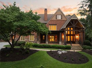 858 Middle Fork Trl, Suwanee, GA 30024