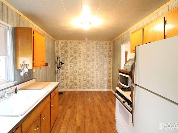 4th image of 1516 Summer St