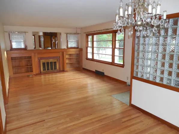 (undisclosed Address), Rockford, IL 61107