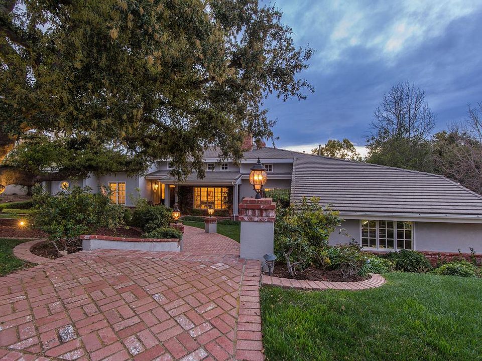1st image of 5590 Grey Feather Ct