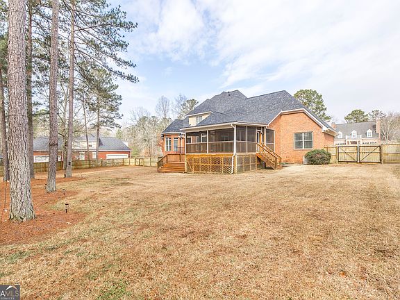 3rd image of 720 Latrobe Way