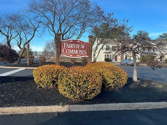 2nd image of 5114 Fox Mill Ct