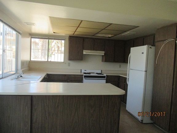 4th image of 5278 University Center Dr
