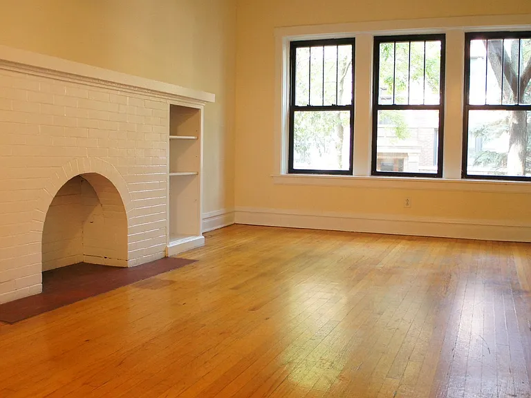 2516 N. Kedzie LP — Photo 2