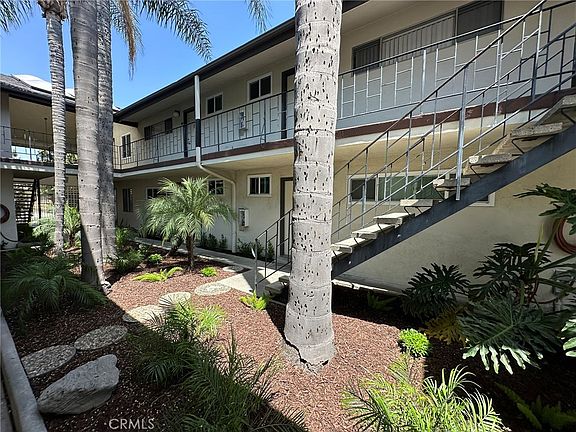 4th image of 3546-3550 Los Flores Blvd