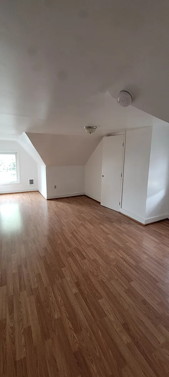 Building Photo - 129 N Manhattan Ct #3