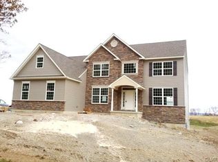 2265 Redwood Dr N, Slatington, PA 18080