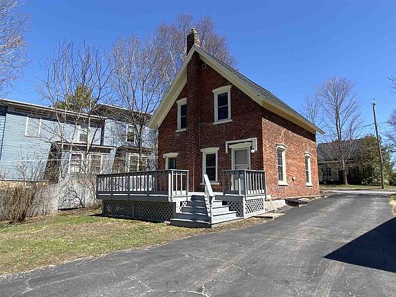 3rd image of 12 Buck St