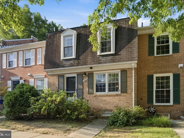 7039 Bradwood Ct, Springfield, VA 22151